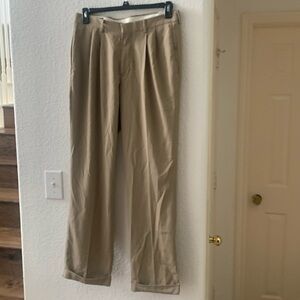 Covington dress men’s pant in gray color. Size is 32x32